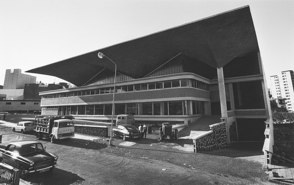 taller de automóviles de Miller Bajo