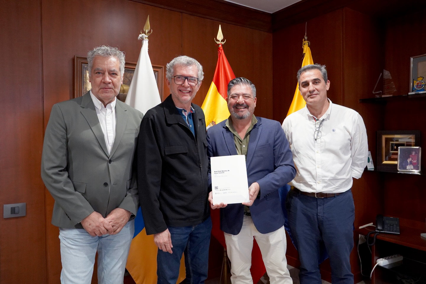 Entrega de la placa